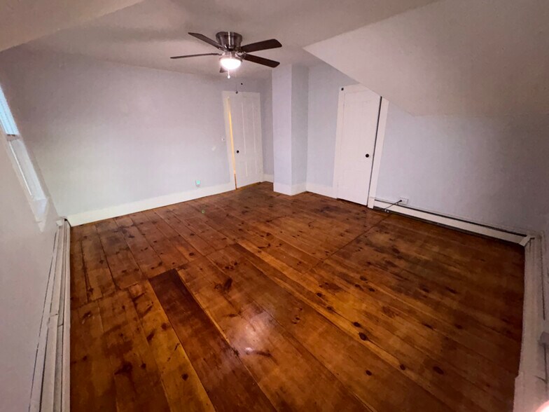 Building Photo - 56 Lock St