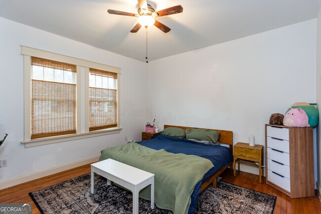 Building Photo - 1698 Temple Ave