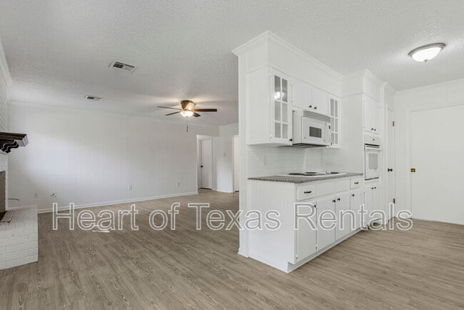 Building Photo - 465 Cranbrook Dr