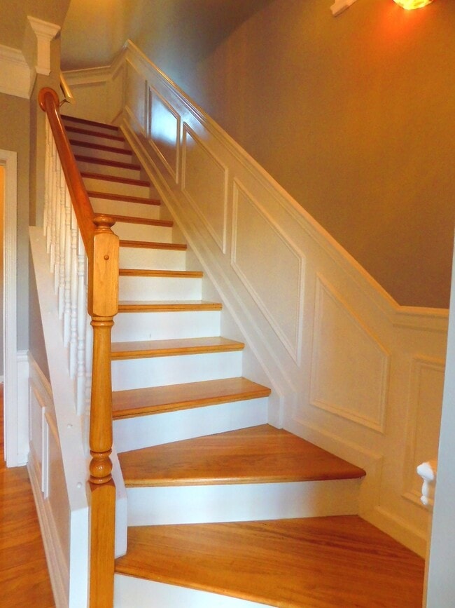 Building Photo - Ballantyne Village Townhome for Immediate ...