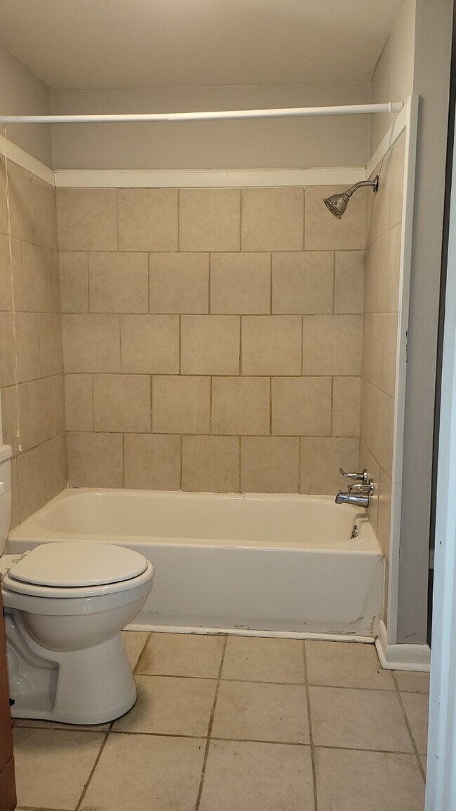 Building Photo - Beautiful  & Charming 4-Bedroom Home with ...