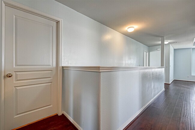 Building Photo - 1830 Artem Ct