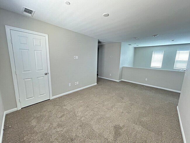 Building Photo - Inspirada 4-Bedroom 3-Bathroom Home!