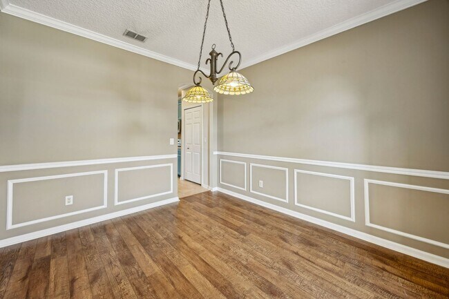 Building Photo - Spacious 4-Bedroom Home in Meadowfield with Fenced Yard