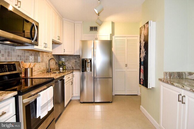 Building Photo - 5500 Holmes Run Pkwy
