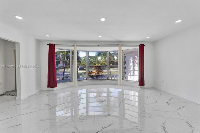 Building Photo - 860 NW 207th St