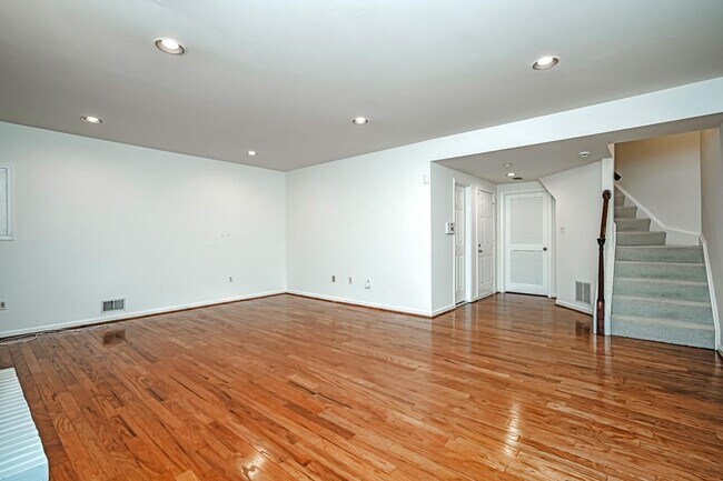 Building Photo - 2143 Wolftrap Ct