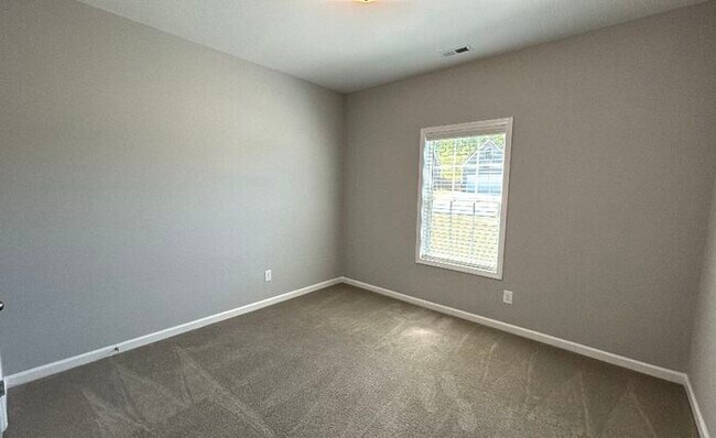 Building Photo - 1027 Echo Rdg Rd