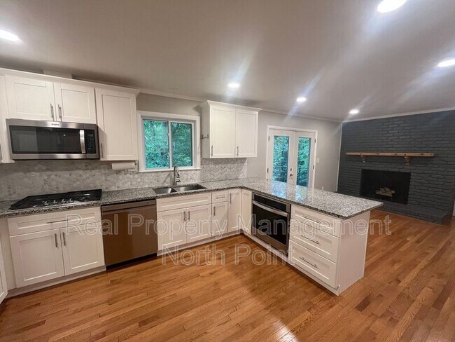 Building Photo - 2301 Echo Hills Cir NE
