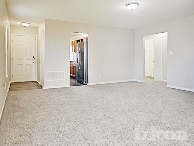 Building Photo - 1697 Willowview Ln