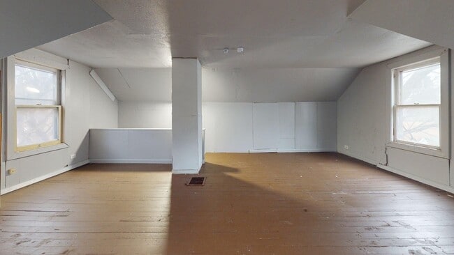 Building Photo - 3865 W 16th St