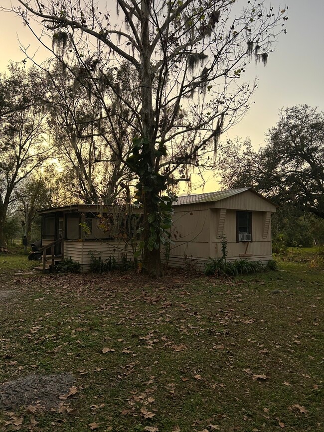 Primary Photo - 613 Honeyfarm Ln