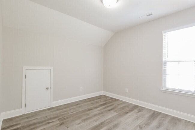 Building Photo - 5204 Newport Landing Way