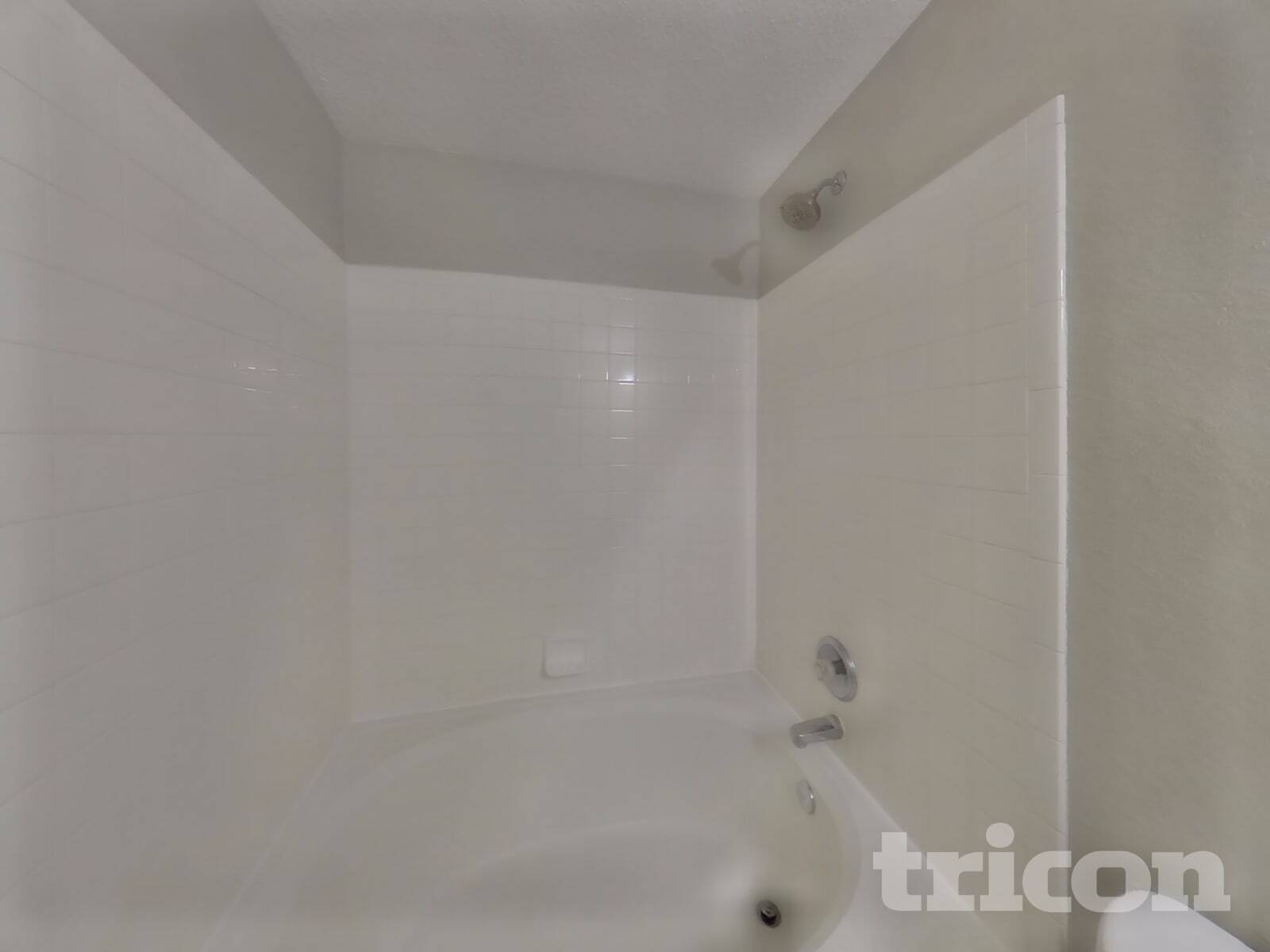 Building Photo - 1296 Edgewater Dr