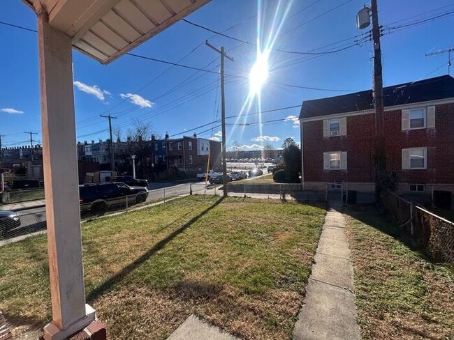 Building Photo - 4 Bedrooms with 2 full bathroom