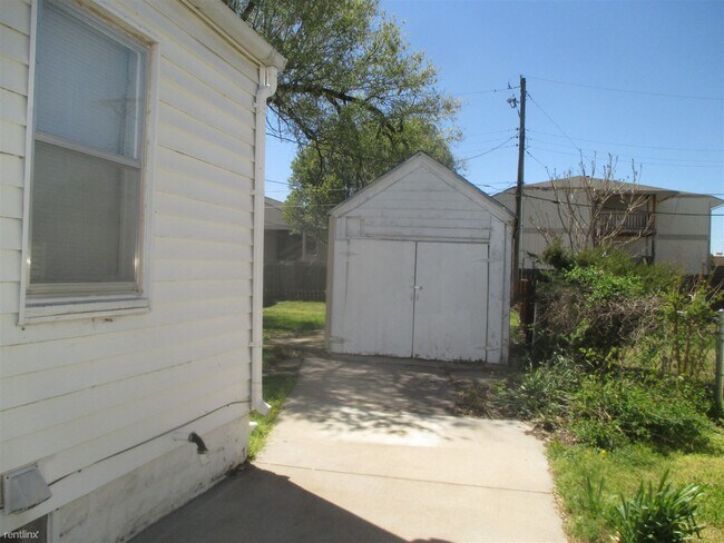 Building Photo - 2 br, 1 bath House - 421 S Sedgwick St