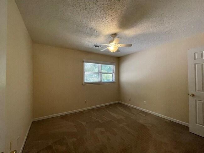 Building Photo - 3943 Everett Ct