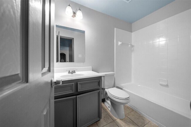Building Photo - 13909 Stonewood Ct