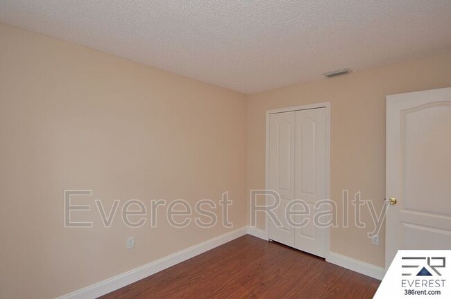 Building Photo - 5 Richfield Ln