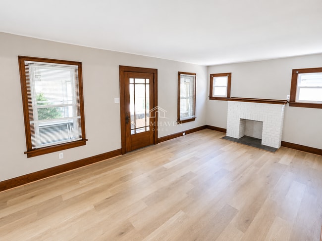 Building Photo - 2078 18th St SW