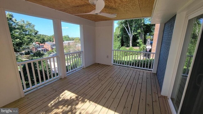 Building Photo - 531 Hilltop Terrace SE