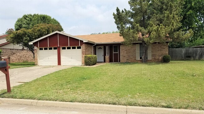 Building Photo - Classic 3 bedroom in Haltom City