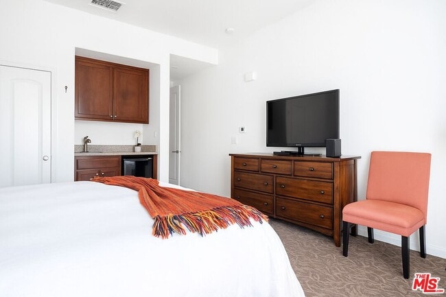 Building Photo - 77709 Tradition Dr