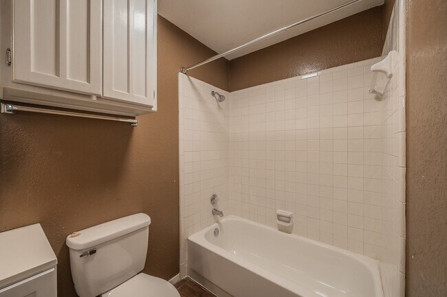 Building Photo - 5003 Maryanna Way