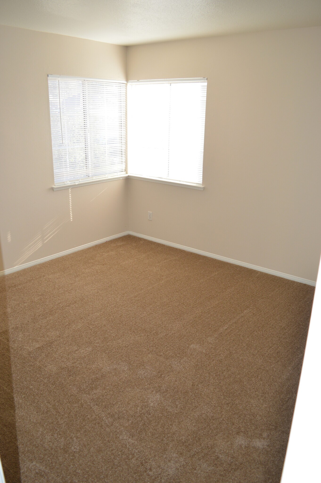 Building Photo - 948 Villa Montes Cir