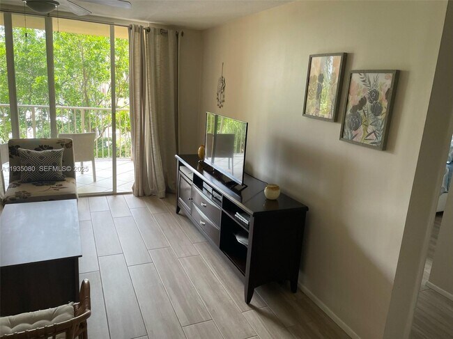 Building Photo - 19555 E Country Club Dr