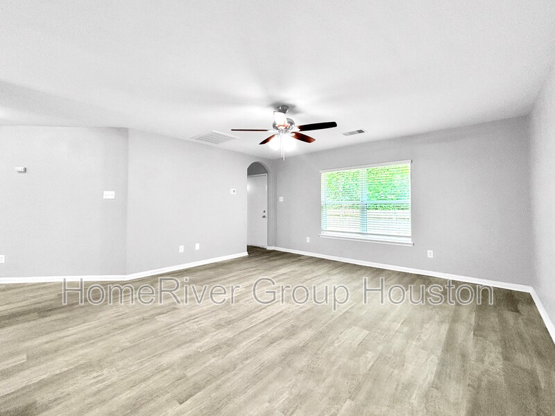 Building Photo - 503 Pedroso Dr