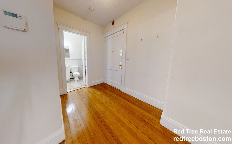 Building Photo - 11 Barrows St