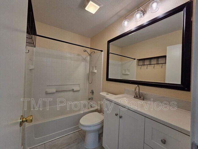 Building Photo - 2234 Wall St