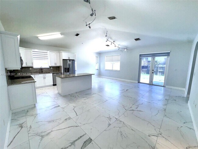 Building Photo - 21405 Ingraham Ave Rd