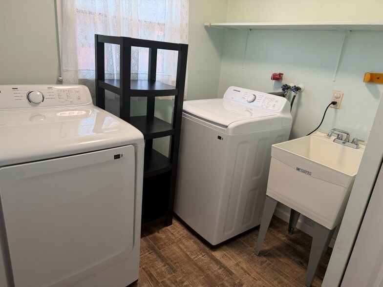 Building Photo - 7818 Attleboro Dr