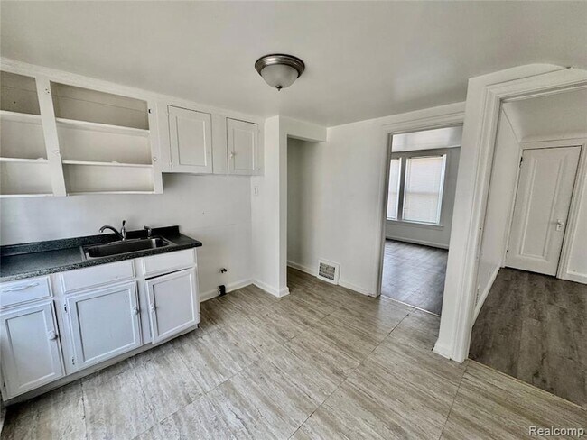 Building Photo - 15030 Rossini Dr