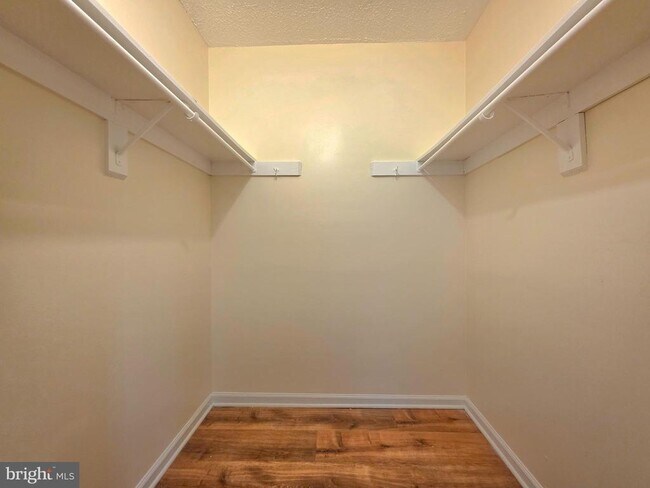 Building Photo - 3808 Laramie Pl