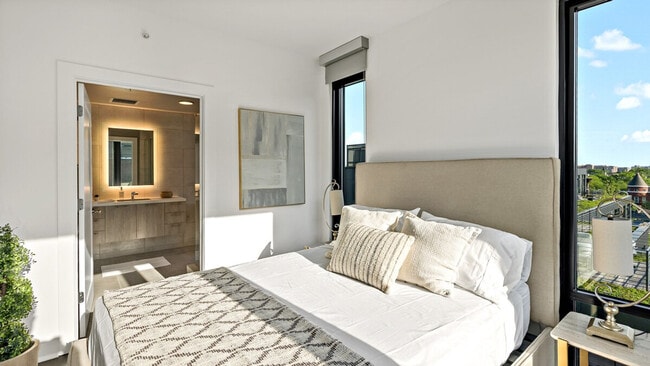 Building Photo - 1845 9th St NW