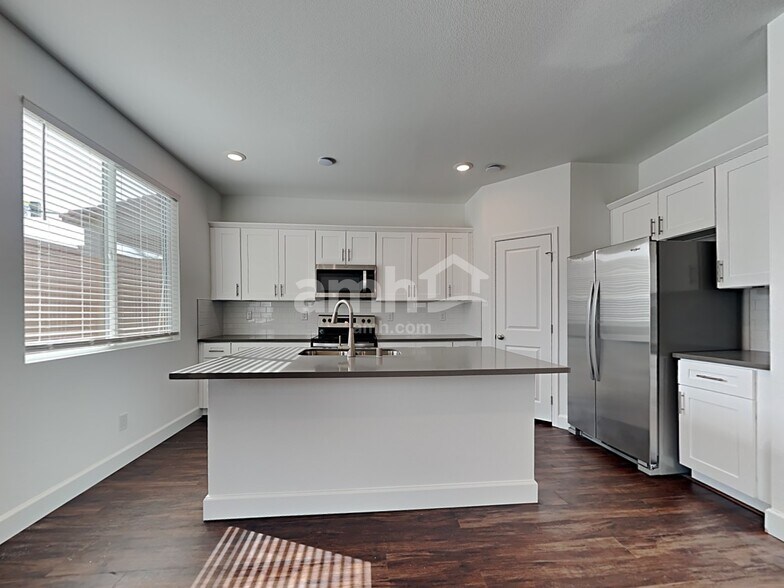 Building Photo - 8963 Tiger Tooth Ave