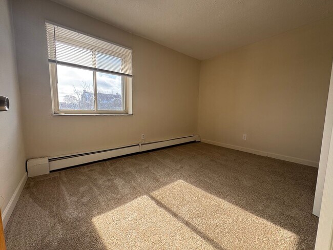 Building Photo - 12050 Lake Ave