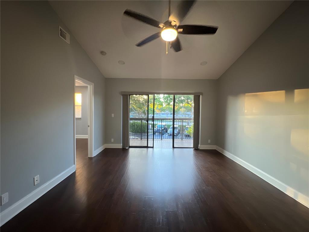 Building Photo - 5621 Riverside Dr