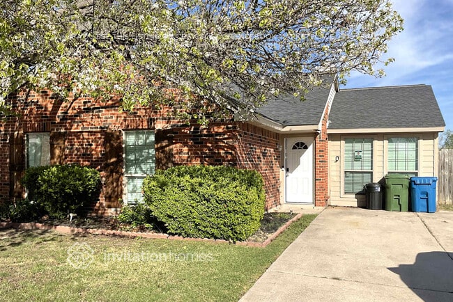 Building Photo - 4522 Nervin St