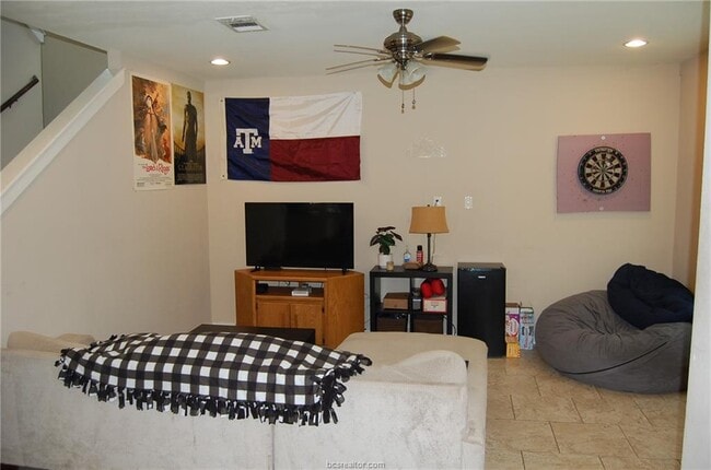 Building Photo - 806 Nimitz St