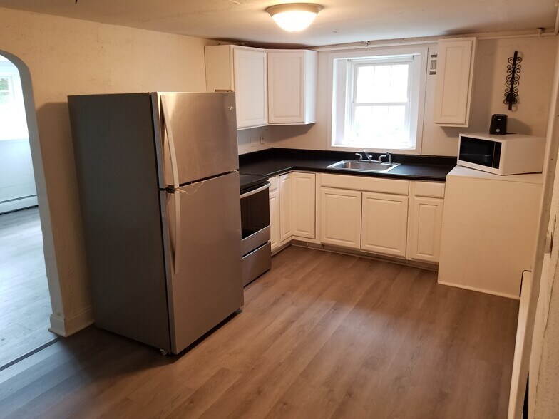 Building Photo - 15 N Royal St