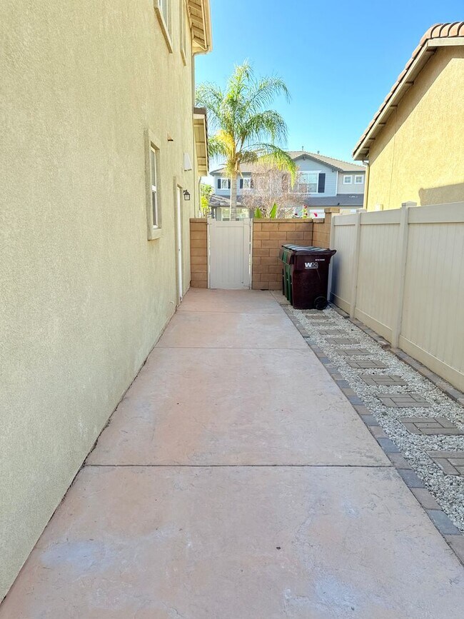 Building Photo - Executive 4 Bedroom Home for Rent