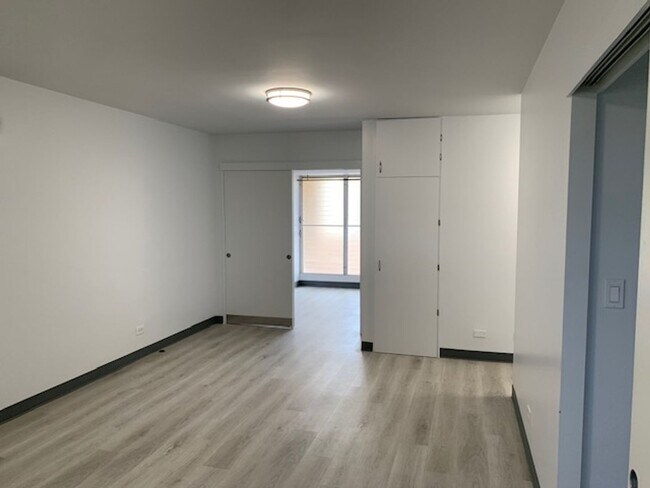 Building Photo - 3350 Sierra Dr