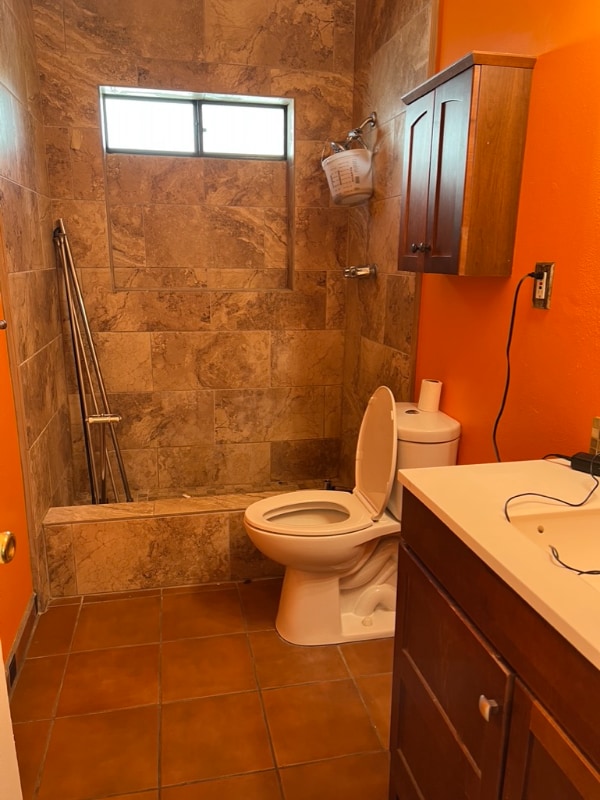 Building Photo - 2128 E 9th St