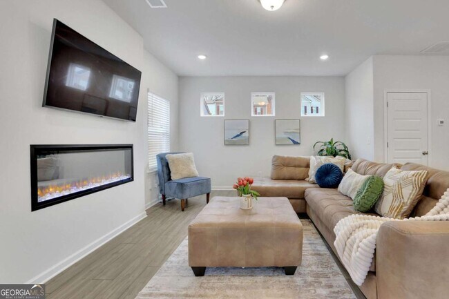 Building Photo - 803 Dundee Wy