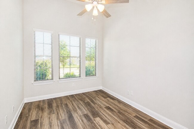 Building Photo - 10919 Texas Rose Dr