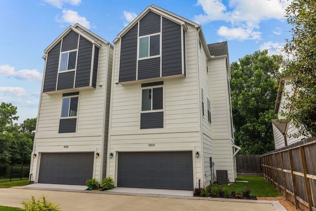 Building Photo - 1648 W Tidwell Rd